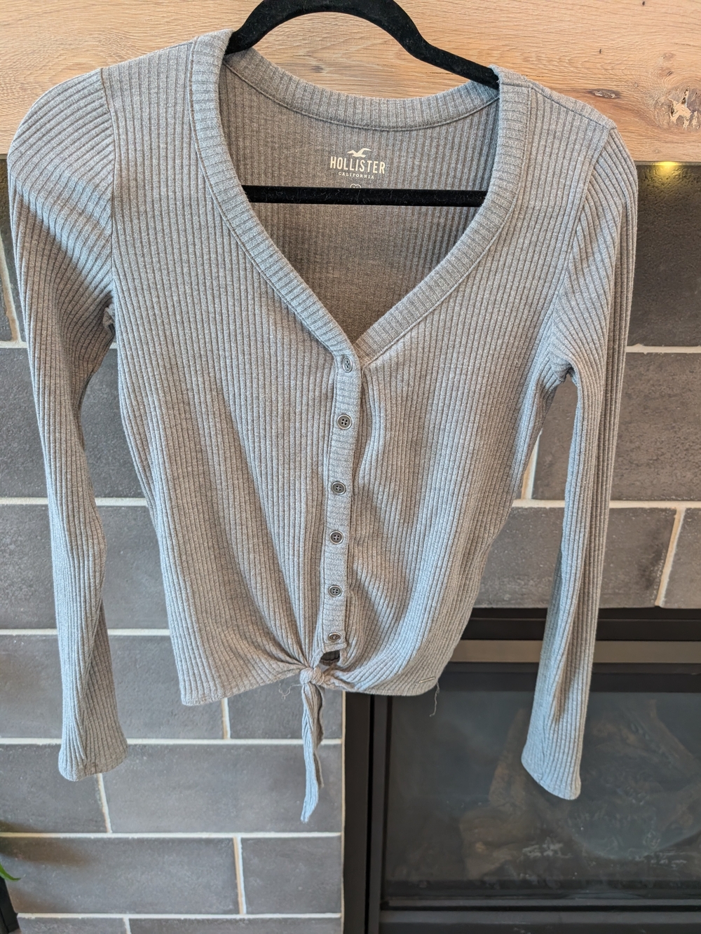 Hollister Light Gray Ribbed Button-Tie Long Sleeve Top
